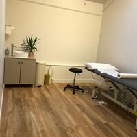 Therapy Physiotherapy Osteopathy Private rooms to rent in Belgravia, Victoria Station - Marketing included - Photo 6