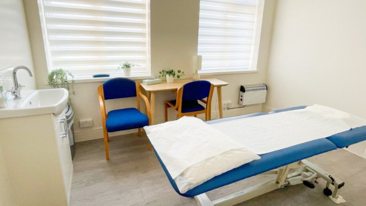 Therapy Physiotherapy Osteopathy Private rooms to rent in Clapham SW4 7SS - Marketing included