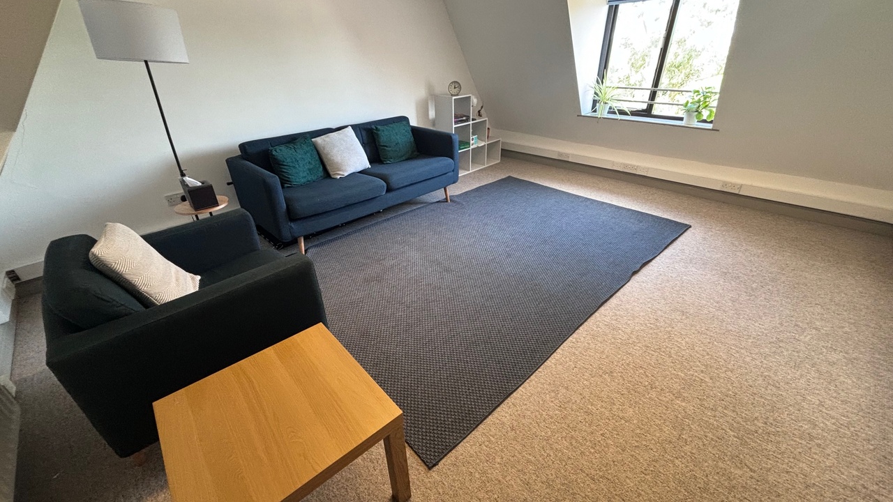 Room in The Wellbeing Space in Long Buckby. Suitable for talking therapies and massage therapists.