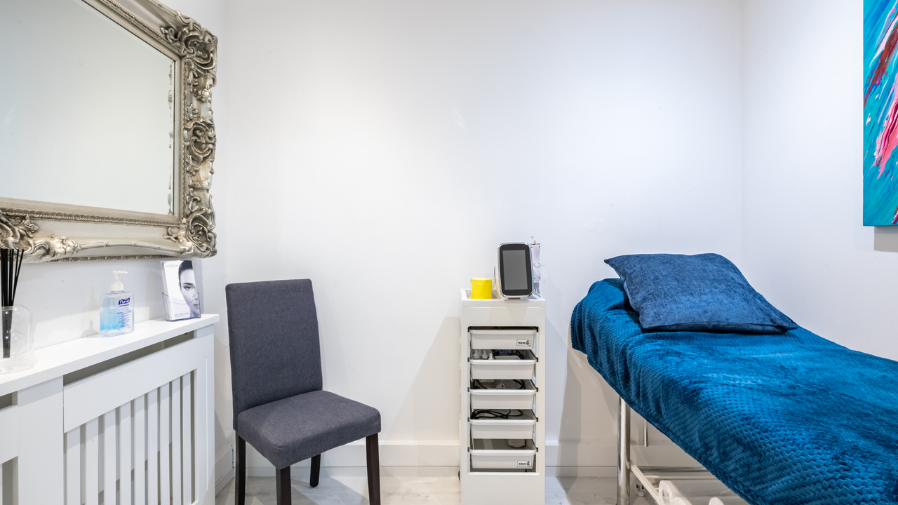 NEW Modern Beauty Salon In West Hampstead