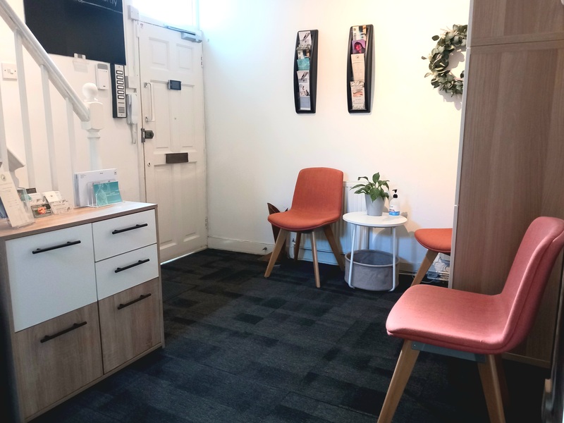 Treatment room within a therapy hub - Photo 5