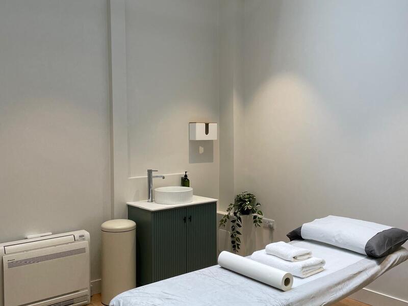 Therapy Physiotherapy Osteopathy Private rooms to rent in Old Street/ Shoreditch EC2A 4BQ - Marketing included - Photo 3