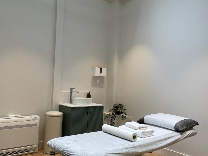 Therapy Physiotherapy Osteopathy Private rooms to rent in Old Street/ Shoreditch EC2A 4BQ - Marketing included - Photo 4