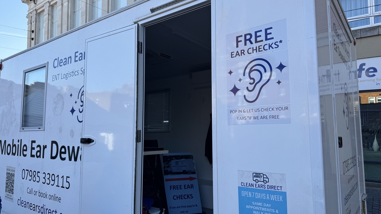 Fully Equipped Mobile Clinic for Rent in Enfield – Flexible Terms, Ready to Operate