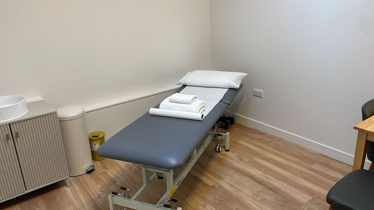 Therapy Physiotherapy Osteopathy Private rooms to rent in Belgravia, Victoria Station - Marketing included