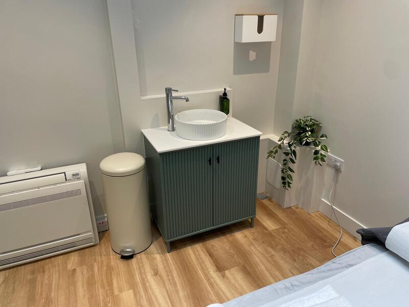 Therapy Physiotherapy Osteopathy Private rooms to rent in Old Street/ Shoreditch EC2A 4BQ - Marketing included - Photo 5