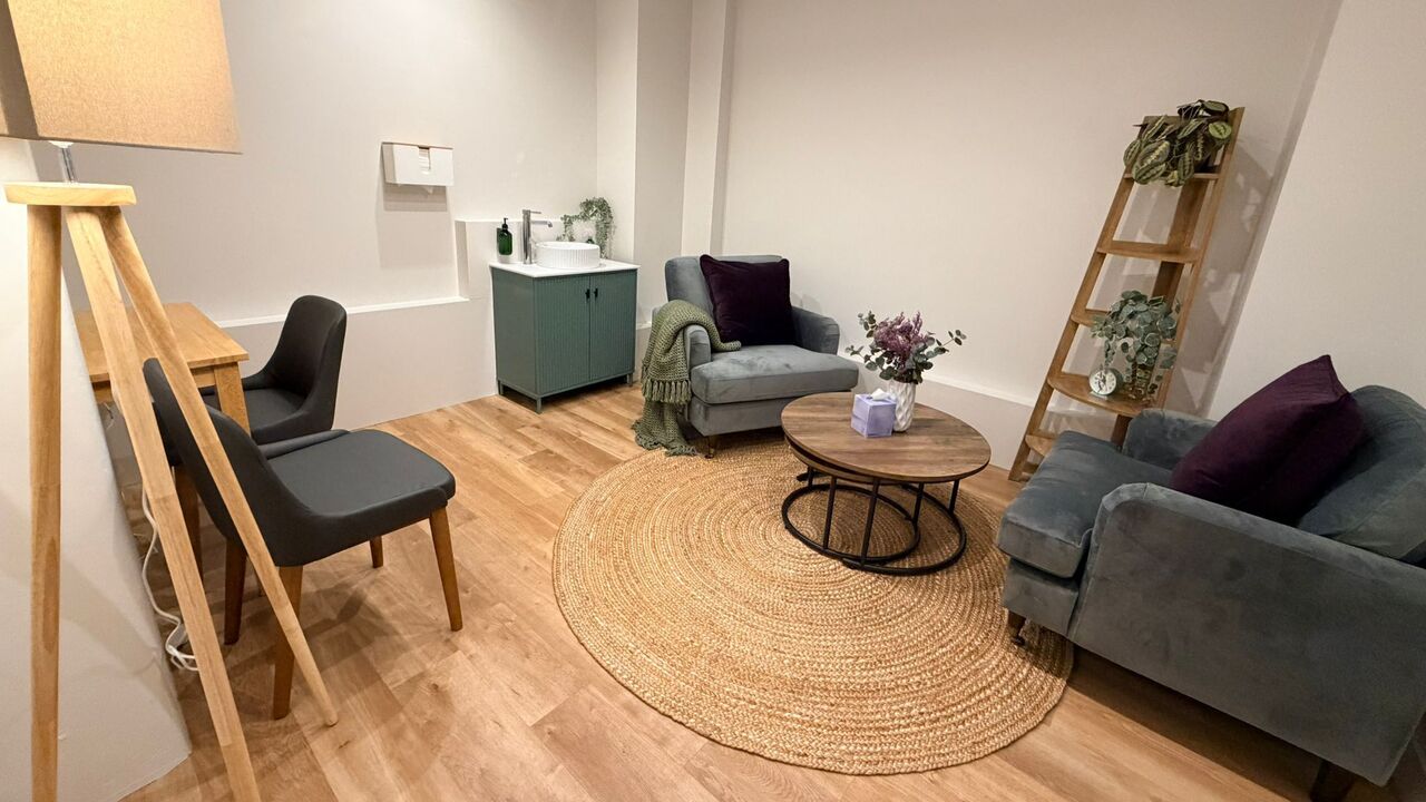 Therapy Physiotherapy Osteopathy Private rooms to rent in Old Street/ Shoreditch EC2A 4BQ - Marketing included