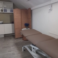 Treatment room within a therapy hub - Photo 8