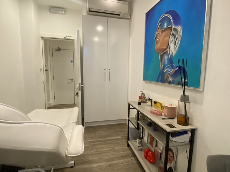 Luxury Beauty Rooms to Rent – The Courtyard - Photo 2