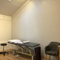 Therapy Physiotherapy Osteopathy Private rooms to rent in Belgravia, Victoria Station - Marketing included - Photo 9