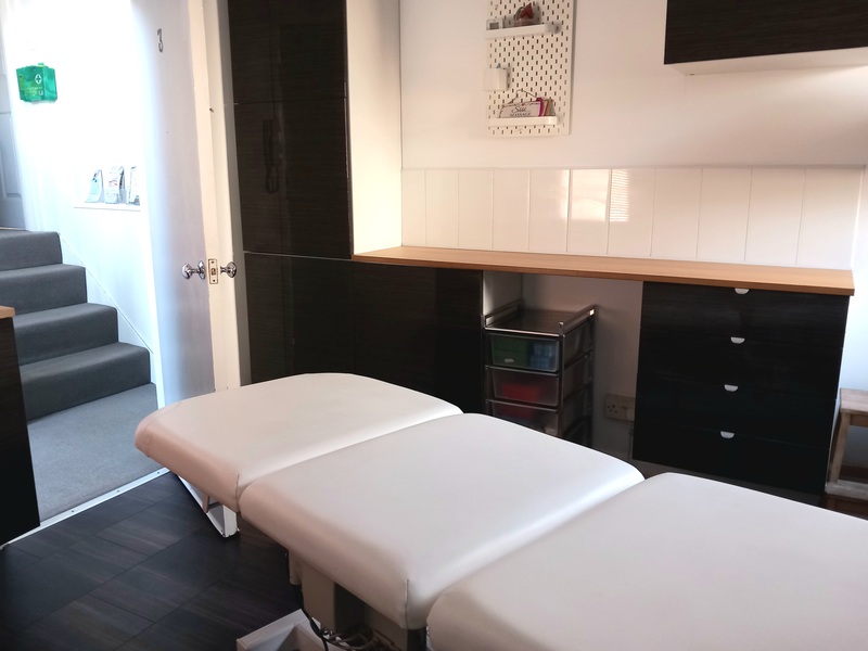Treatment room within a therapy hub - Photo 3