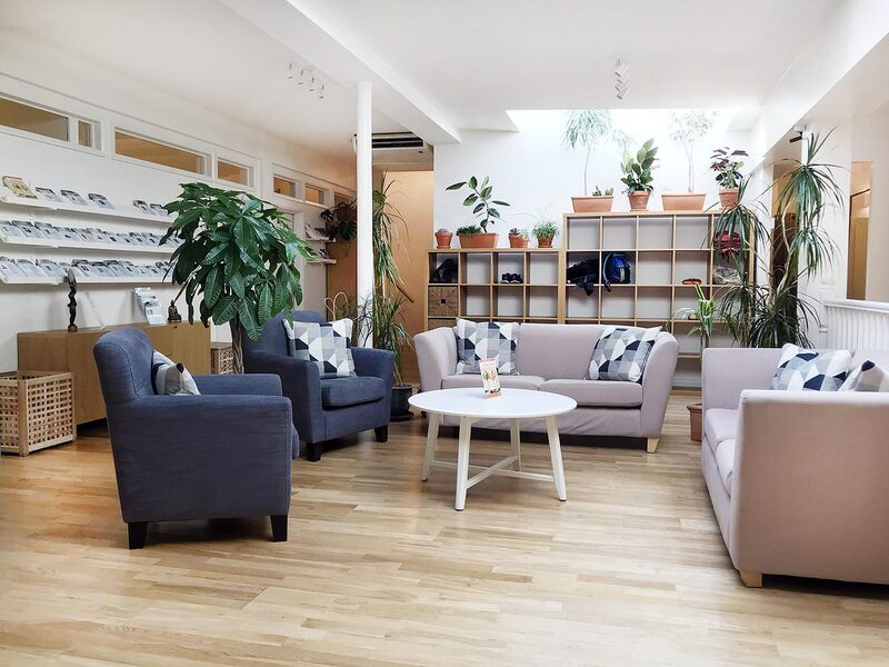 Therapy Physiotherapy Osteopathy Private rooms to rent in Belgravia, Victoria Station - Marketing included - Photo 4