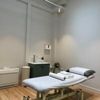 Therapy Physiotherapy Osteopathy Private rooms to rent in Old Street/ Shoreditch EC2A 4BQ - Marketing included - Photo 4