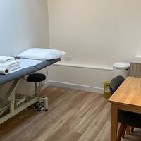 Therapy Physiotherapy Osteopathy Private rooms to rent in Belgravia, Victoria Station - Marketing included - Photo 5