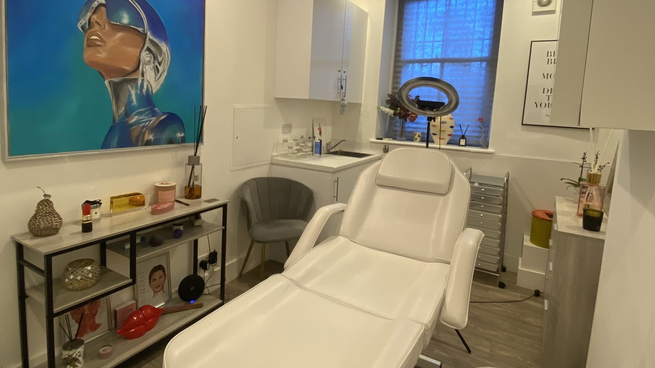 Luxury Beauty Rooms to Rent – The Courtyard