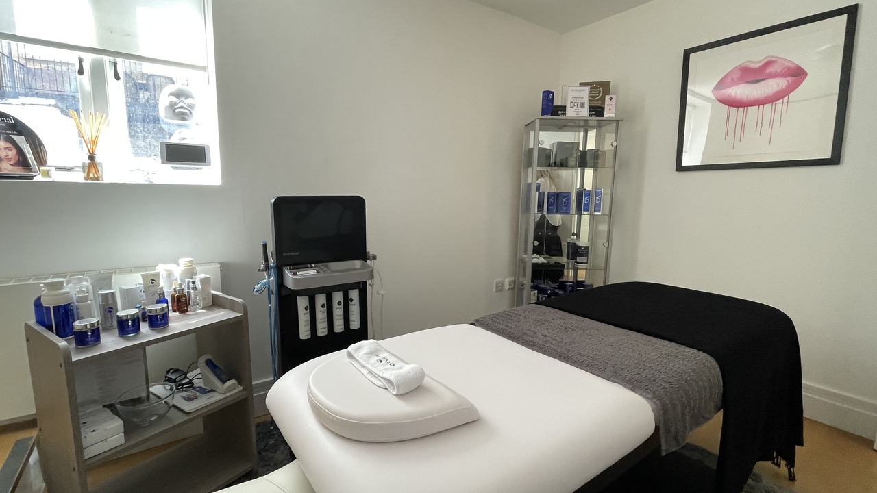 Aesthetic / beauty therapy room to rent in Knightsbridge