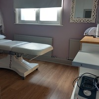 Treatment room within a therapy hub - Photo 7